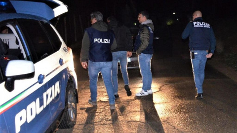 Agentes de la Policía italiana durante una operación en una imagen de archivo.