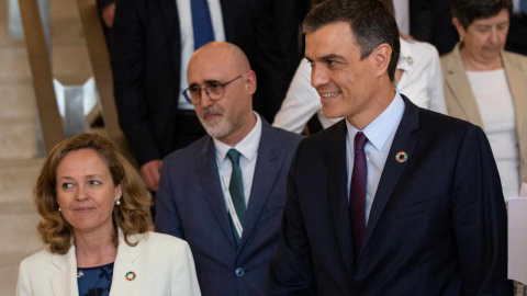 El presidente en funciones, Pedro Sánchez, y la ministra de Economía y Empresa en funciones, Nadia Calviño. / EUROPA PRESS