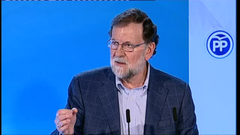 Rajoy cree que "atenta contra el progreso" el "estar haciendo debates sobre las lenguas"