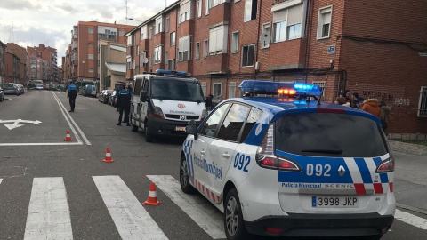 Agentes de la Policía Local en el lugar del atropello.- EP