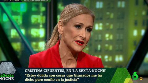 Cristina Cifuentes, presidenta de la Comunidad de Madrid, durante su entrevista entrevista en el programa La Sexta Noche de este sábado.