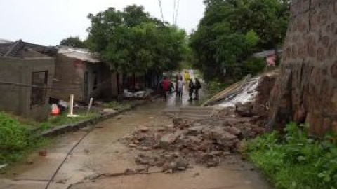 Las intensas lluvias provocan corrimientos de tierra en el norte de Colombia