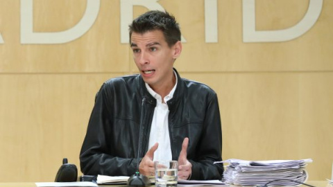 Pablo Soto, delegado de Participación Ciudadana, Transparencia y Gobierno Abierto, durante una rueda de prensa. Foto Ayuntamiento de Madrid