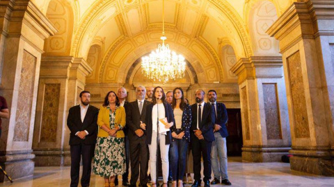 Los dirigentes de Ciudadanos con Inés Arrimadas al frente presenta en el Parlament sus propuestas en materia de seguridad ciudadana. (ENRIC FONTCUBERTA | EFE)