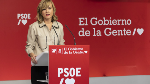 La portavoz de la CEF y ministra de Educación y FP, Pilar Alegría, ofrece una rueda de prensa en la sede del PSOE en Ferraz.