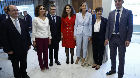 El ministro de Cultura y Deportes Miquel Iceta, la ministra de Hacienda María Jesús Monetro, el ministro de Presidencia Félix Bolaños, la concejala socialista del Ayuntamiento de Madrid Enma Lopez Araujo, la ministra de Comercio y Turismo R