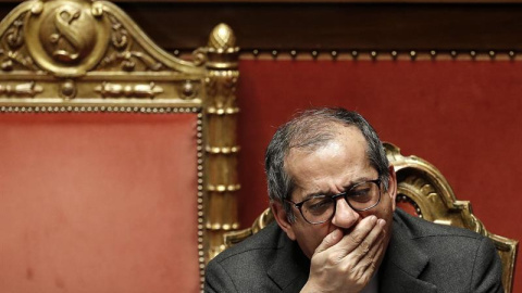 Italian Economy Minister Giovanni Tria attends a discussion before a vote of confidence on the budget law at the Senate of the Republic in Rome, Italy, 23 December 2018. (Lanzamiento de disco, Italia, Roma) EFE/EPA/RICCARDO ANTIMIANI