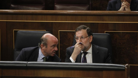 Mariano Rajoy y Luis De Guindos en el Congreso de los Diputados. EUROPA PRESS