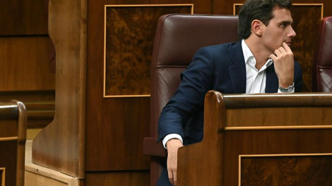 El presidente de CIudadanos, Albert Rivera, durante el Pleno del Congreso en el que el Gobierno ha dado explicaciones sobre la crisis del Open Arms. EFE/Fernando Villar