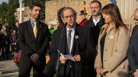 El president Quim Torra acompanyat de diversos membres del seu Govern durant l'ofrena a Francesc Macià. EUROPA PRESS