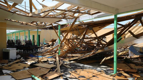 Un edificio completamente destrozado por el paso del huracán Dorian en Bahamas. /EFE