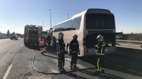 Arde un autobús escolar con 46 niños de ocho años, todos ellos indemnes. / Europa Press