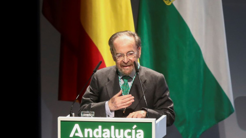 El periodista y escritor Antonio Burgos durante una alocución en Sevilla, a 28 de febrero de 2020.