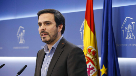 El coordinador federal de Izquierda Unida, Alberto Garzón, durante su comparecencia ante los medios en el Congreso de los Diputados. EFE/J.P. Gandul