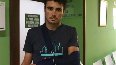 El triatleta español Javier Gómez Noya se queda sin Juegos Olímpicos por una fractura de brazo.