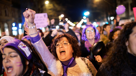 Manifestantes en la marcha del 8M en Bilbao. REUTERS/Vincent West