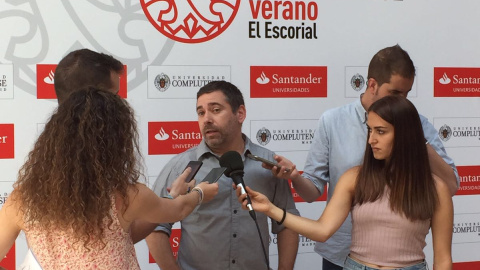 El eurodiputado de Izquierda Unida, Javier Couso, en los Cursos de Verano de la Universidad Complutense en El Escorial. @CursosVeranoUCM