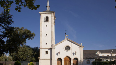 Fachada de la Iglesia de las Esclavas en La Moraleja (Alcobendas).