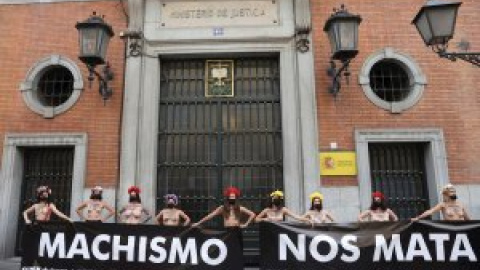 Femen exige la libertad de Juana Rivas al grito de "negar el machismo nos mata"