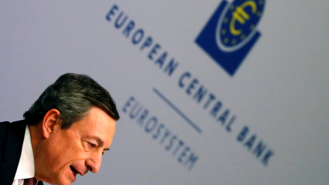 El presidente del Banco Central Europeo (BCE), Mario Draghi, en una conferencia de prensa tras la reunión del Consejo de Gobierno de la entidad, en Fráncfort. REUTERS/Kai Pfaffenbach