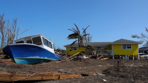 07/09 / 2019.- Una foto de folleto proporcionada por el Ministerio de Defensa británico (MOD) que muestra las secuelas del huracán Dorian en Fox Town en la isla de Little Abaco. EFE / EPA / PAUL HALLIWELL