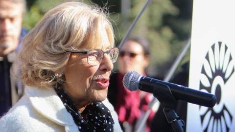 Manuela Carmena recibIó el alta tras pasar la Nochevieja en el hospital por una infección después de ser operada del tobillo. / EP