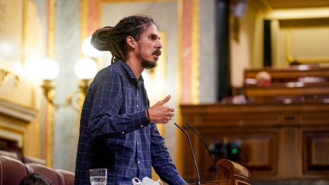 El que fuera diputado de Podemos en el Congreso, Alberto Rodríguez, durante una sesión plenaria, a 18 de mayo de 2021, en Madrid.