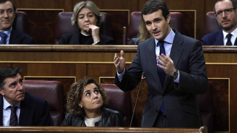 El líder del PP, Pablo Casado, durante su intervención en la última sesión de control al Ejecutivo del año. - EFE