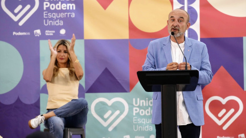 Manolo Copé, durante un acto de Unides Podem, a 24 de mayo de 2023, en Alacant, País Valencià.