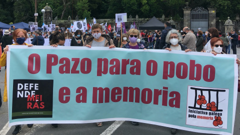 Pancarta de la manifestación de las asociaciones gallegas de memoria histórica en Meirás.