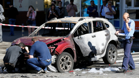 Estado del coche de Pável Sheremet tras la explosión. - REUTERS