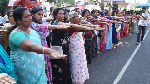 Cuatro millones de mujeres forman un muro humano por la igualdad en India. / EFE - PRAKASH ELAMAKKARA