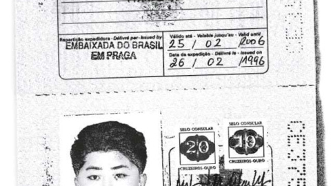 El pasaporte brasileño con la foto de Kim Jong-un fue emitido a nombre de Josef Pwag. | REUTERS