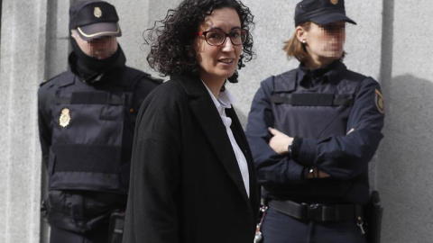 La secretaria general de ERC, Marta Rovira, a su salida del Tribunal Supremo tras su declaración del pasado 19 de febrero. EFE/Javier Lizón