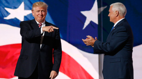 Donald Trump junto a Mike Pence en la Convención de los republicanos en Cleveland. EFE