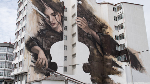 'La violonchelista', del artista y grafitero Hugo Lomas 'Sfhir', ha sido elegido como el mejor mural del mundo.