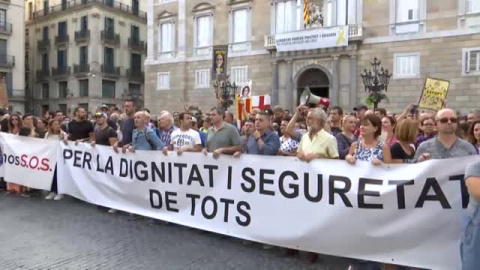 Un 'tsunami vecinal' recorre las calles de Barcelona para denunciar la inseguridad