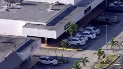 Un tiroteo masivo en Miami deja dos muertos y 25 heridos