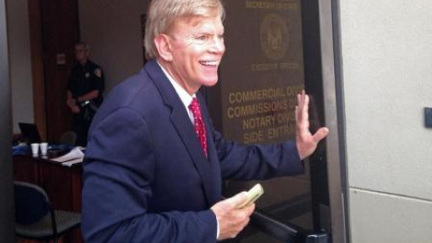 Un ex líder del Ku Klux Klan, David Duke, será candidato al Senado de EEUU. /REUTERS