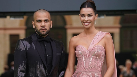 Dani Alves y Joana Sanz.