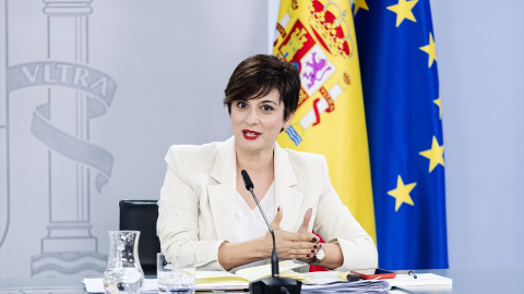 La ministra de Vivienda y Agenda Urbana, Isabel Rodríguez, durante una rueda de prensa posterior a la reunión del Consejo de Ministros, en el Palacio de la Moncloa, a 13 de febrero de 2024