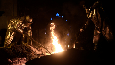 Trabajadores de una planta siderúrgica en la localidad alemana de Salzgitter. REUTERS/Fabian Bimmer