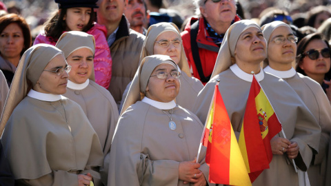 Monjas españolas en la Plaza de San Pedro del Vaticano hace unos días. REUTERS/Max Rossi