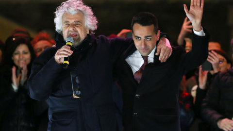 Grillo y Di Maio, en un mitin en Roma este viernes. REUTERS/Tony Gentile