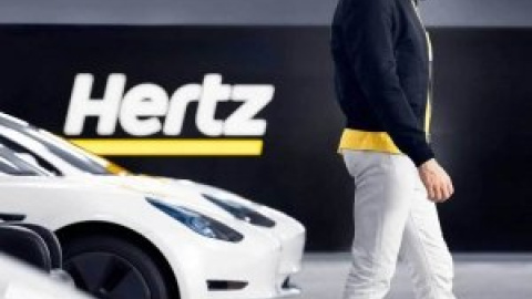 Hertz ganó un 70% menos en 2023 y le echa la culpa a su flota de coches eléctricos