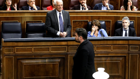 El ministro de Asuntos Exteriores, Josep Borrell, y el portavoz de ERC en el Congreso de los Diputados, Gabriel Rufián -Marta Fernández /EP