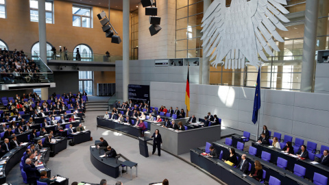 Sesión de la cámara baja del Parlamento alemán, el Bundestag, en la que interviene la dirigente del SPU, Andrea Nahles. REUTERS/Axel Schmidt