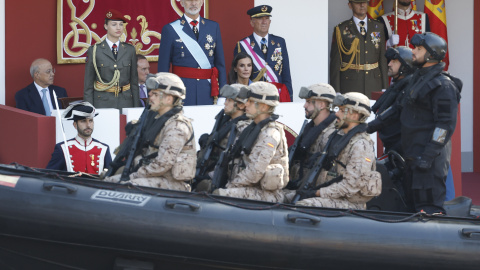 La princesa, el rey Felipe VI, y la reina Letizia, en el desfile del Día de la Fiesta Nacional en Madrid. EFE/ Chema Moya