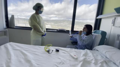 Andrea, de 21 años, lanza un mensaje desde el hospital a los jóvenes para que usen la mascarilla