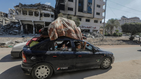 13/10/23 Residentes en la ciudad de Gaza huyen de la zona ante las amenazasd e Israel.